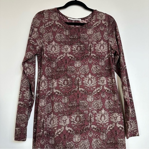 Elegant Long Sleeve Patterned Dress - Picture 3 of 9